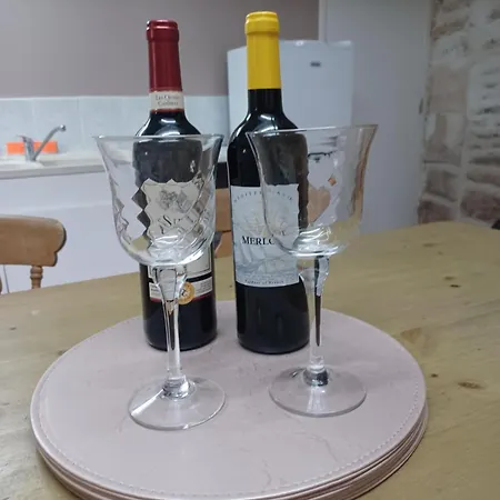 Holiday home Wisteria At De La Vienne Chaunay