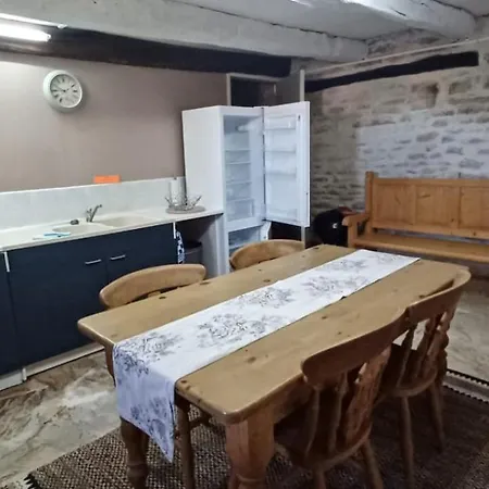 Holiday home Wisteria At De La Vienne Chaunay