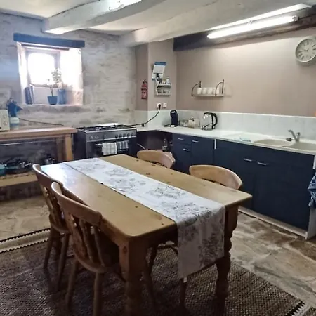 Holiday home Wisteria At De La Vienne Chaunay