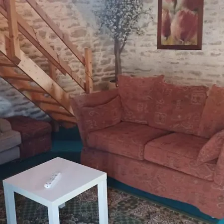 Wisteria At De La Vienne *