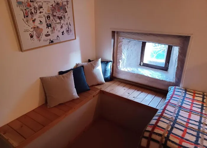 Wisteria At De La Vienne *