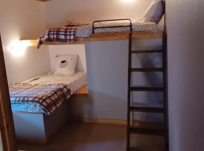 Wisteria At De La Vienne *