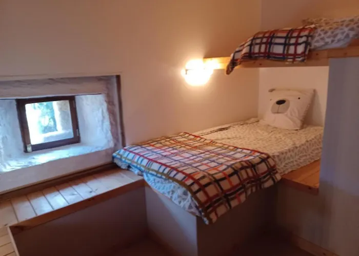 Wisteria At De La Vienne Chaunay