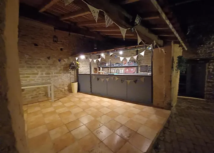 Wisteria At De La Vienne